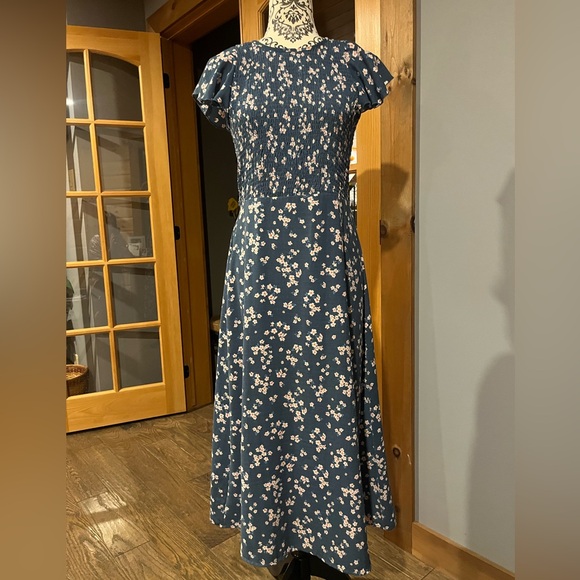 Ali & Jay blue floral open back dress, size medium - Picture 4 of 11